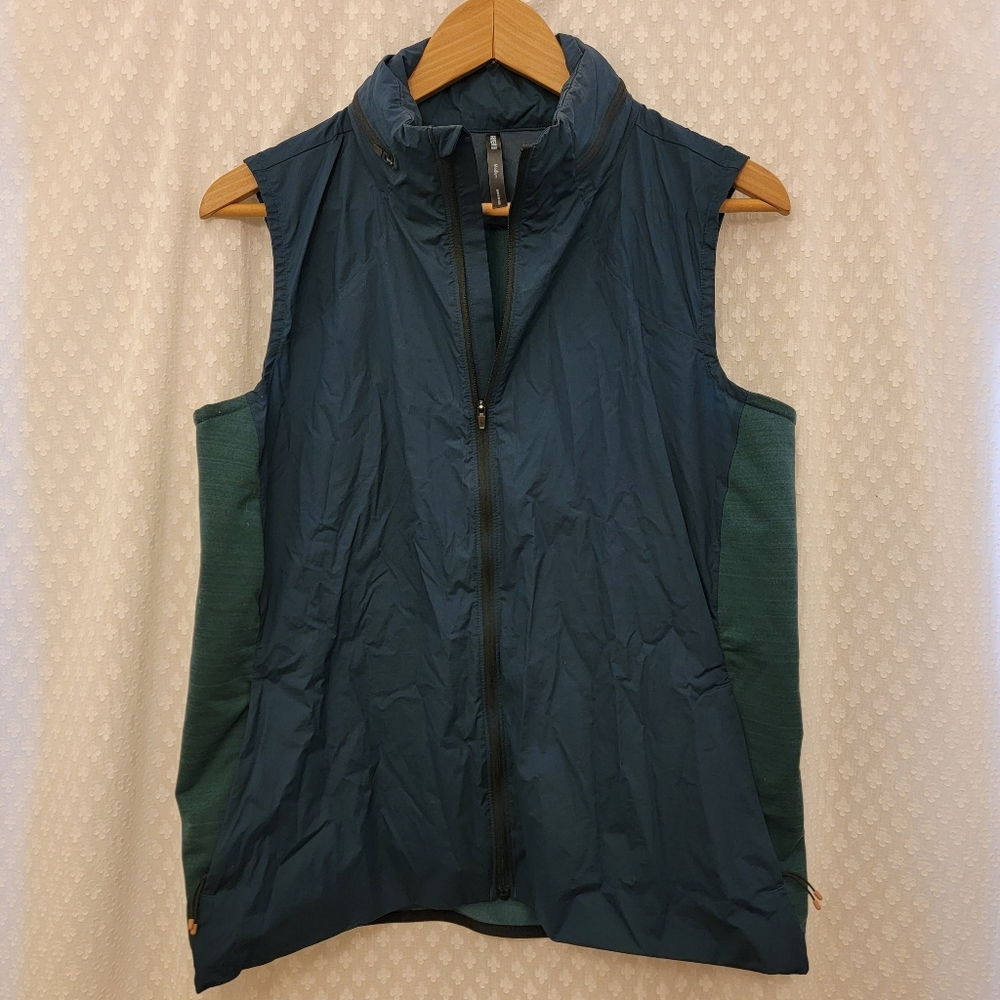 REI wind vest